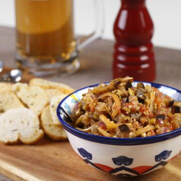 Caponata de Beringela com Casca de Banana da Terra