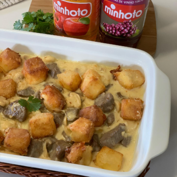 Carne de sol com queijo coalho empanado