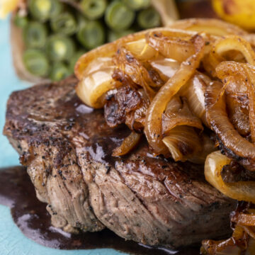 Bife acebolado