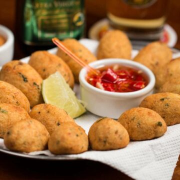 BOLINHO DE BACALHAU